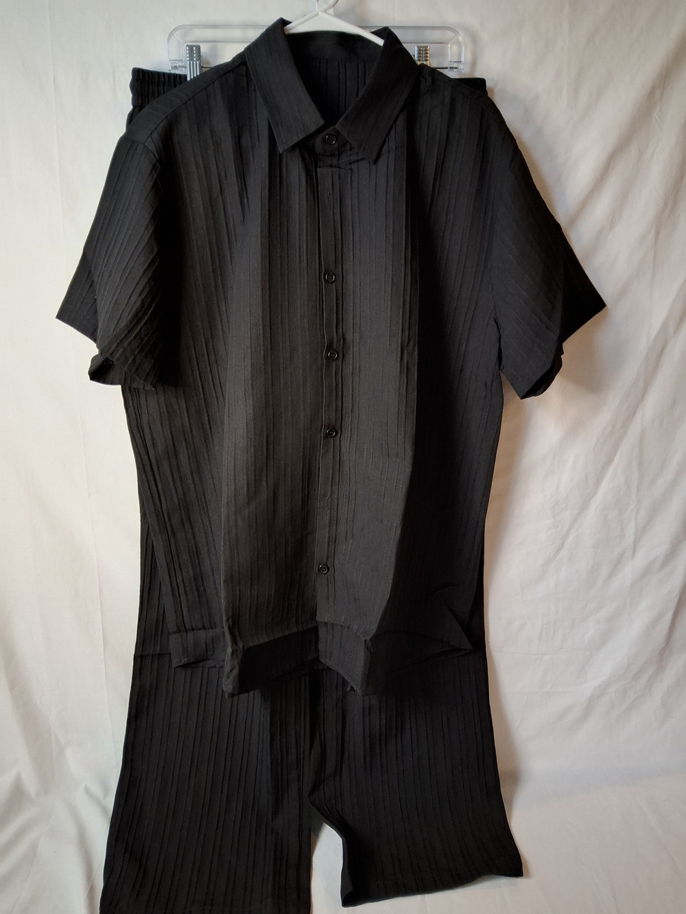 Men's Black Short-Sleeve Button-Up Shirt